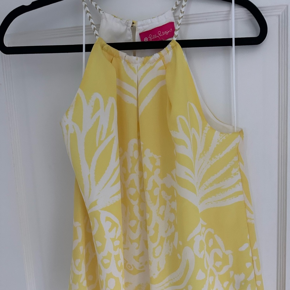 Fully lined, flowy pineapple print tank top